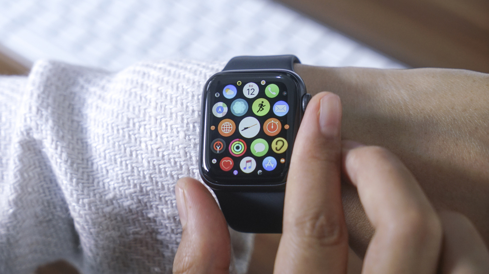 9 Best Apple Watch Apps to Level Up Your Wrist in 2026