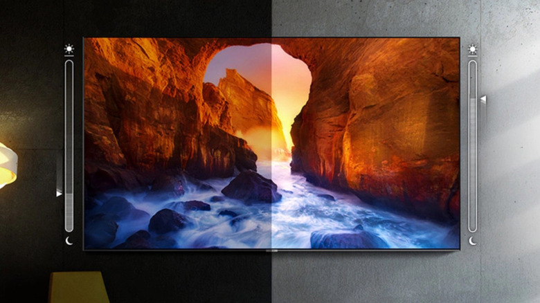 Side-by-side comparison showing a Samsung TV with Intelligent Mode turned on and off.